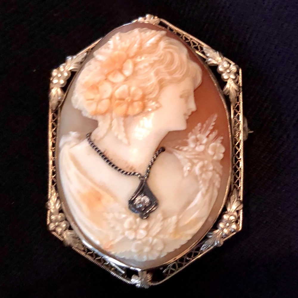 Antique Vintage Cameo Brooch Pendant